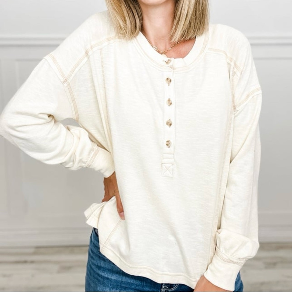 NWT Contrast Stitch Long Sleeve Henley
Knit  1X Top  in Cream